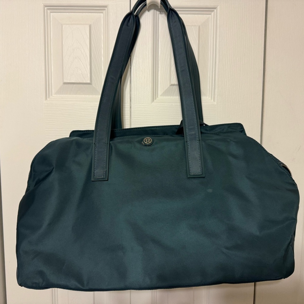 Green lululemon Bag